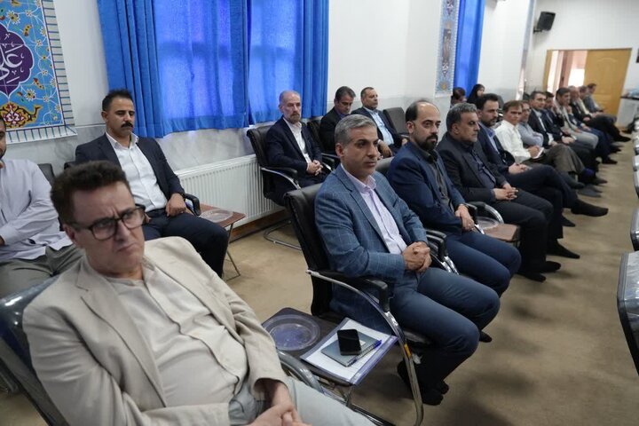 تصاویر/دیدار مسئولان لرستان با نماینده ولی فقیه در استان