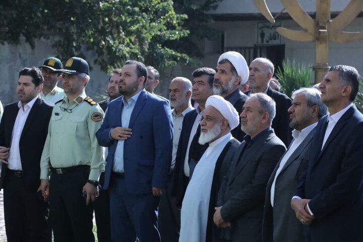 تصاویر / تجدید میثاق امام جمعه آبیک ومسئولین با شهدا