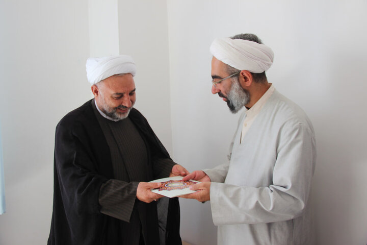 تصاویر / دیدار معاون تبلیغ وامور فرهنگی حوزه علمیه استان قزوین از مبلغین طرح هجرت ونسیم رحمت