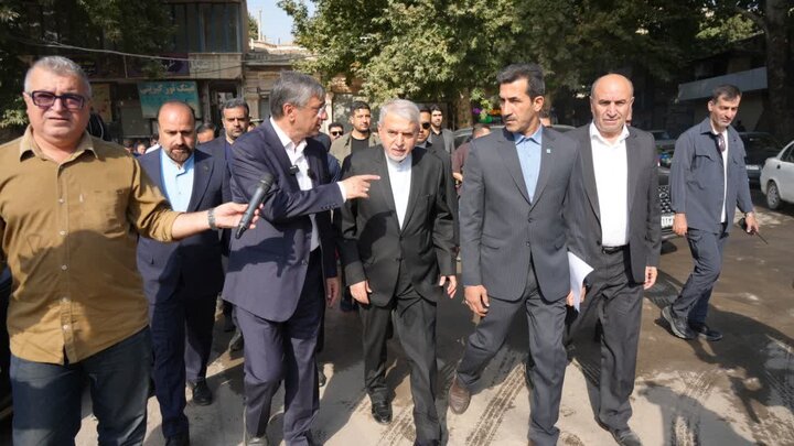 تصاویر/عطرافشانی گلزار شهدای خرم‌آباد و بازدید از قلعه فلک الافلاک با حضور وزیر میراث فرهنگی