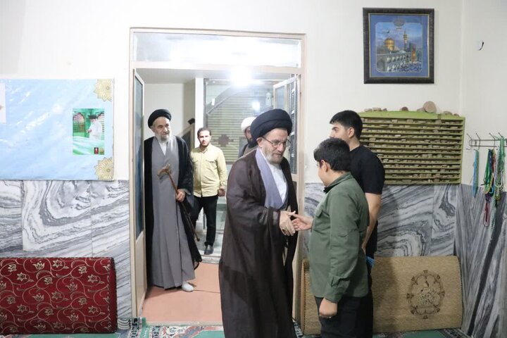 تصاویر/بازدید اعضای قرارگاه راهبردی مساجد بروجرد از مسجد حضرت ابوالفضل(ع)شهرستان