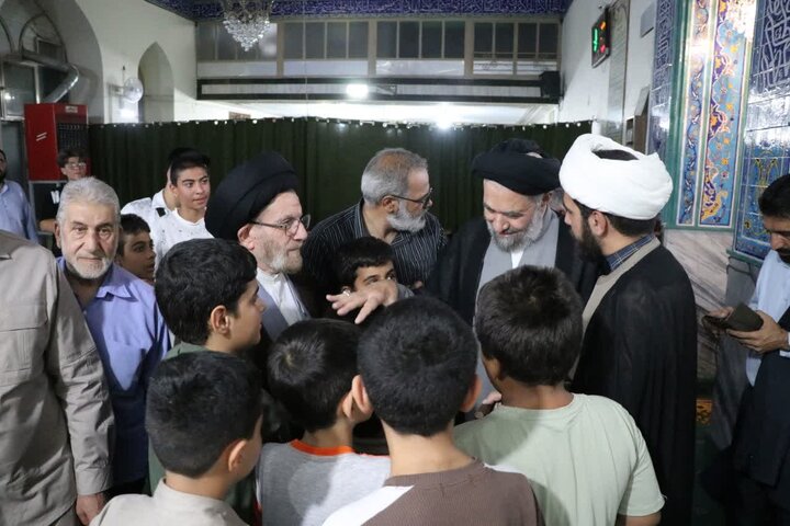 تصاویر/بازدید اعضای قرارگاه راهبردی مساجد بروجرد از مسجد حضرت ابوالفضل(ع)شهرستان