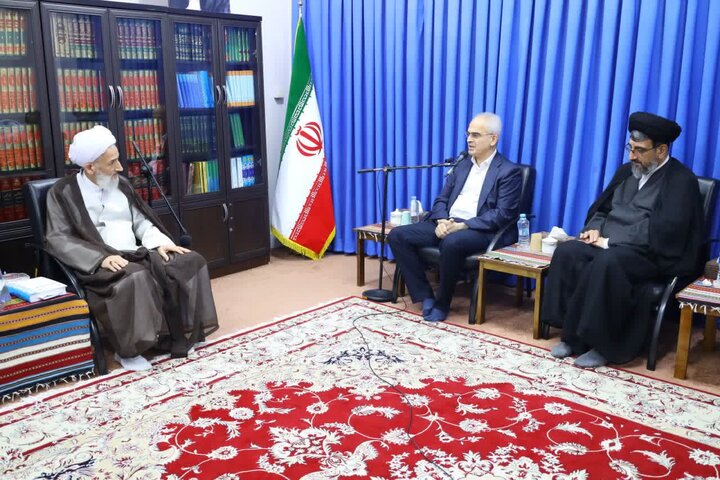 تصاویر/ دیدار مسئولان نهاد نمایندگی مقام معظم رهبری در دانشگاه علوم پزشکی مازندران با نماینده ولی فقیه در استان