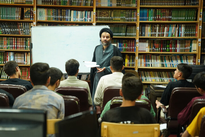 تصاویر / برنامه میثاق طلبگی در حوزه علمیه استان قزوین