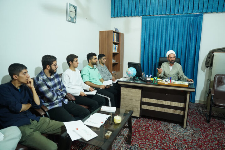 تصاویر / برنامه میثاق طلبگی در حوزه علمیه استان قزوین