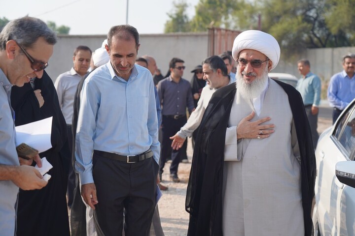 تصاویر/ کلنگ‌زنی امام جمعه بوشهر برای آغاز عملیات اجرایی خوابگاه متاهلین دانشگاه خلیج‌فارس