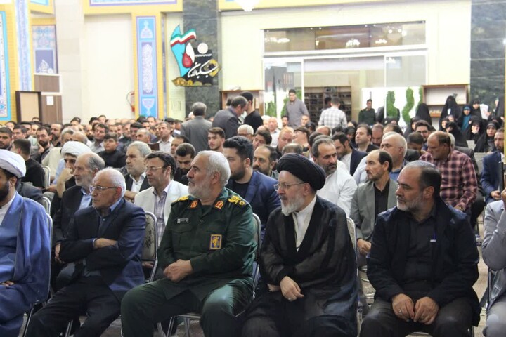 تصاویر / مراسم دوازدهمین همایش تجلیل از مداحان و هیئات مذهبی سپاه عاشورا  در تبریز