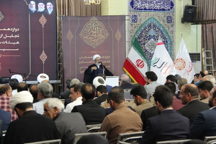 تصاویر / مراسم دوازدهمین همایش تجلیل از مداحان و هیئات مذهبی سپاه عاشورا  در تبریز