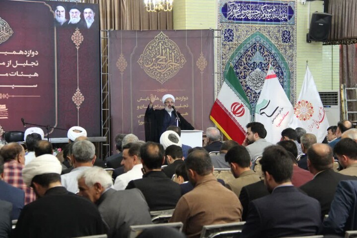 تصاویر / مراسم دوازدهمین همایش تجلیل از مداحان و هیئات مذهبی سپاه عاشورا  در تبریز