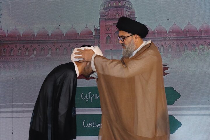 حوزہ علمیہ الولایہ اسلام آباد میں جشنِ آغاز امامت و تقریب عمامہ پوشی+تصاویر