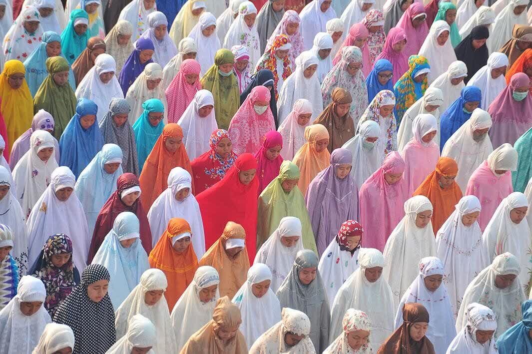 Maelfu ya Waumini Indonesia Waswali Swala ya Kuomba Mvua Ili Kukabiliana na Moto Mkubwa Unaoendelea