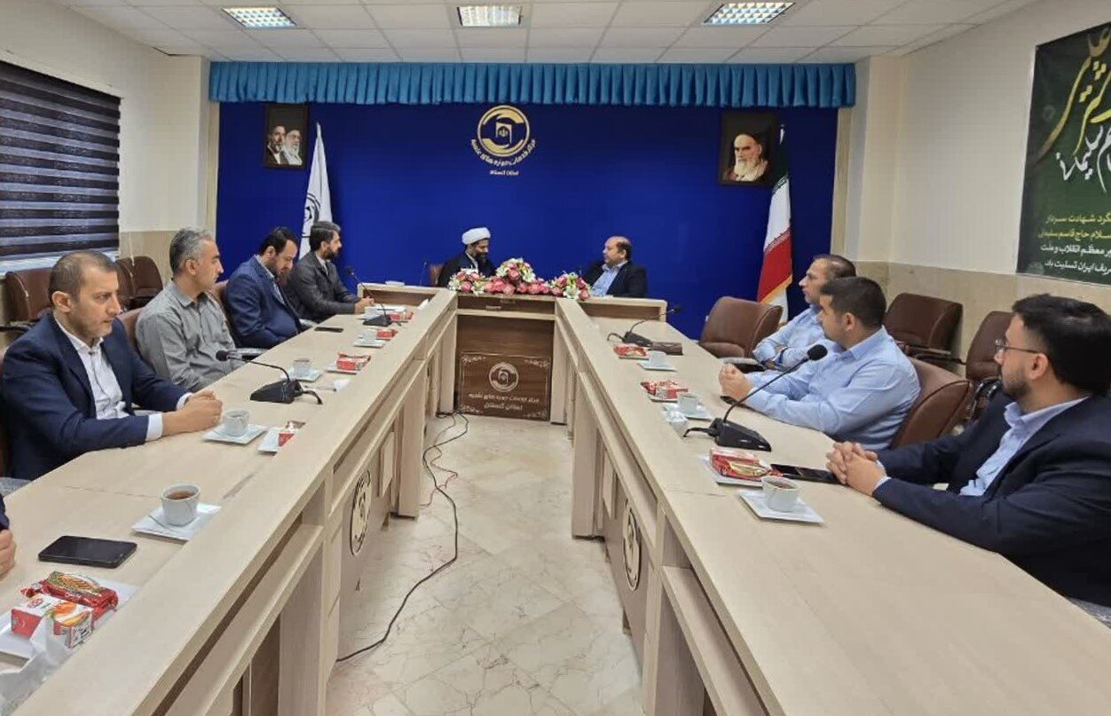 نشست مشترک مرکز خدمات حوزه‌ علمیه گلستان و شرکت بیمه البرز برگزار شد