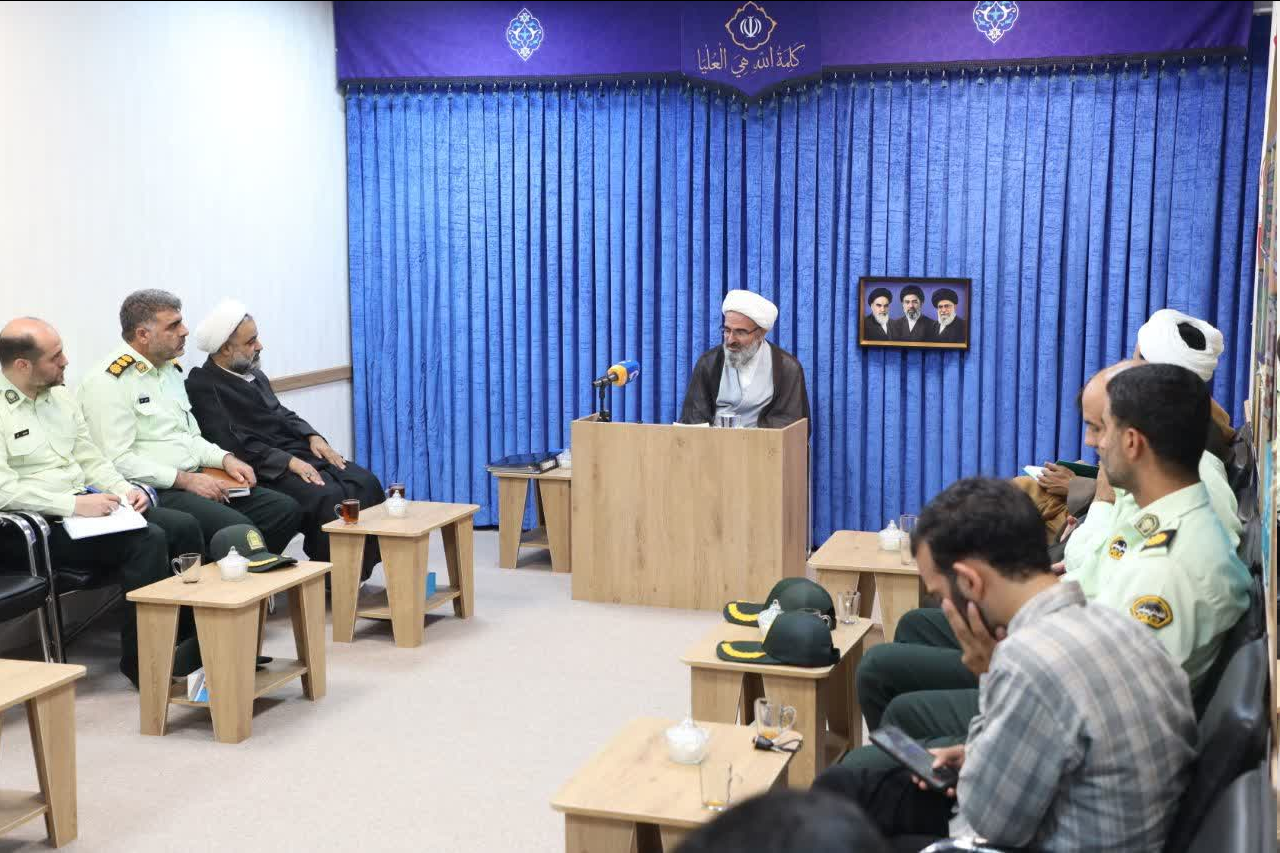 اسلام در برابر مومنان سرشار از «رحمت و محبت» و در برابر دشمنان «قاطع و مقتدر» است