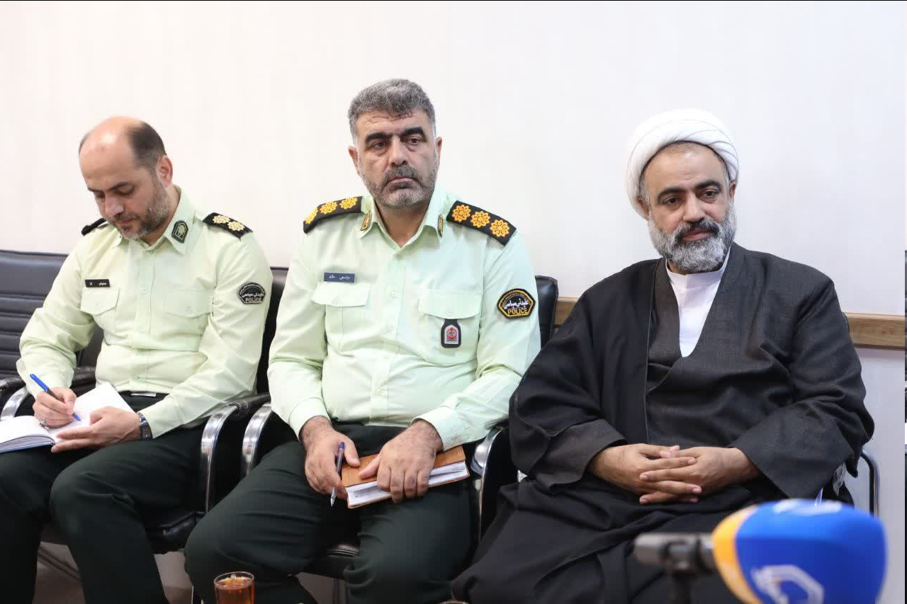 اسلام در برابر مومنان سرشار از «رحمت و محبت» و در برابر دشمنان «قاطع و مقتدر» است