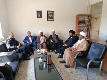 دیدار مسئول حوزه نمایندگی ولی فقیه در جهاد کشاورزی با مدیر اداره تبلیغات اسلامی شازند+عکس