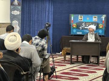 برپایی دوره آموزشی «مبانی ولایت فقیه» در مدرسه علمیه الغدیر اهواز