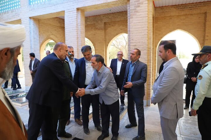 تصاویر/تجدید میثاق مسئولان استان مرکزی با شهدای شهرستان آشتیان