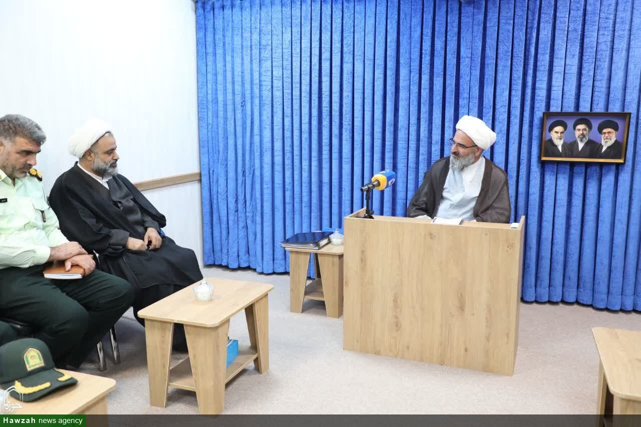 اسلام در برابر مومنان سرشار از «رحمت و محبت» و در برابر دشمنان «قاطع و مقتدر» است