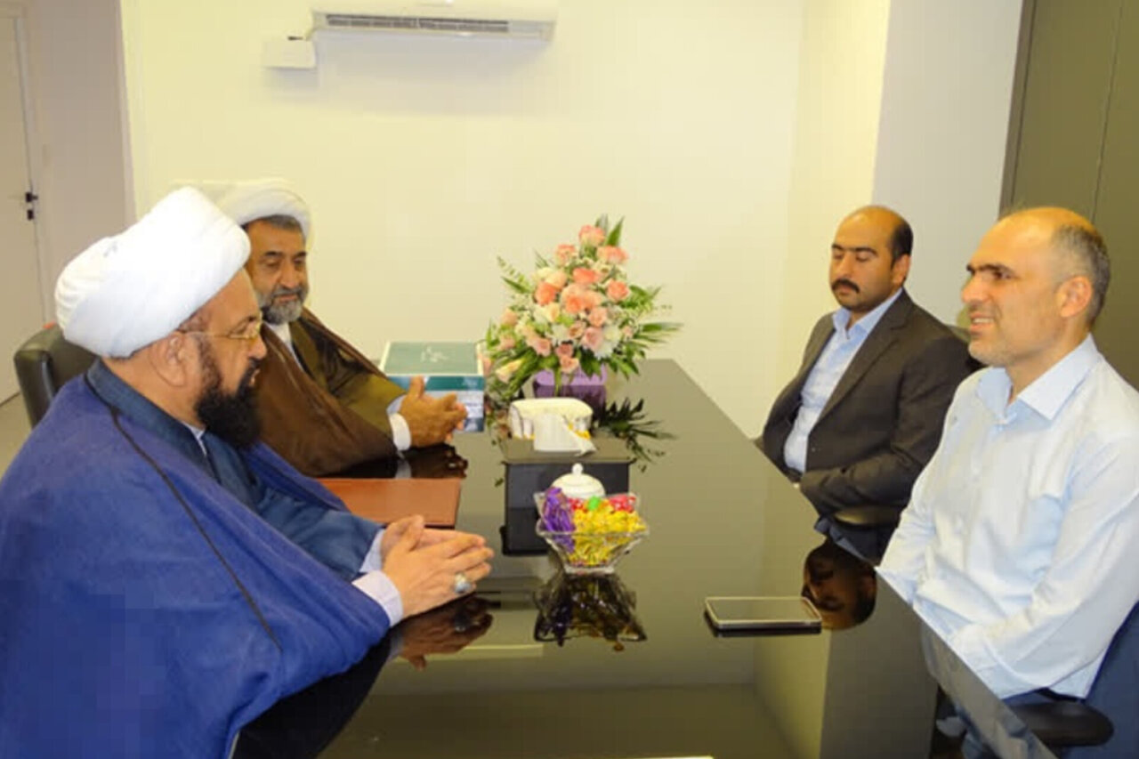 از خدمات شرکت «بیمه ما» در مرکز خدمات حوزه‌ علمیه گیلان تجلیل شد