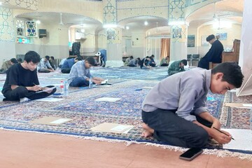 مرحله دوم آزمون ورودی حوزه علمیه در یزد برگزار شد+تصاویر