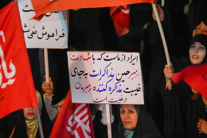 تصاویر/ تجمعات شبانه مردمی قم به شب یکصد و هشتادم رسید