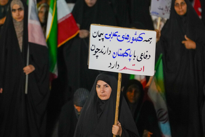 تصاویر/ تجمعات شبانه مردمی قم به شب یکصد و هشتادم رسید