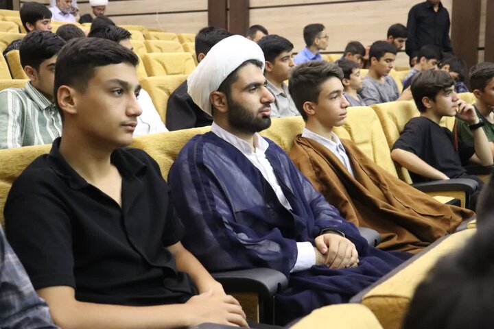 تصاویر/ مراسم اختتامیه دوره میثاق طلبگی طلاب جدیدالورود مدارس علمیه استان آذربایجان غرب