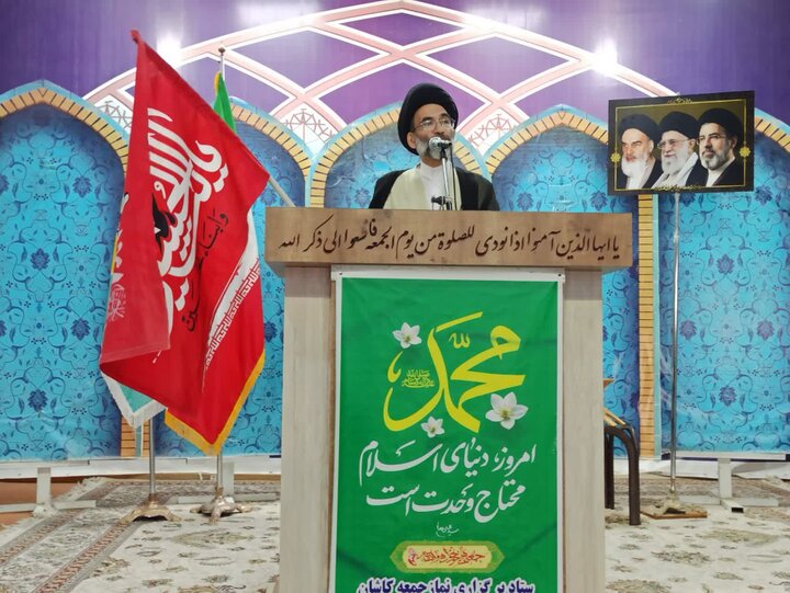 تصاویر/ نمازعبادی سیاسی جمعه کاشان
