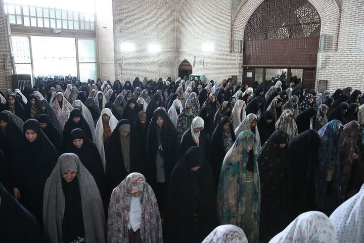 تصاویر /نماز جمعه قزوین از نگاه دوربین