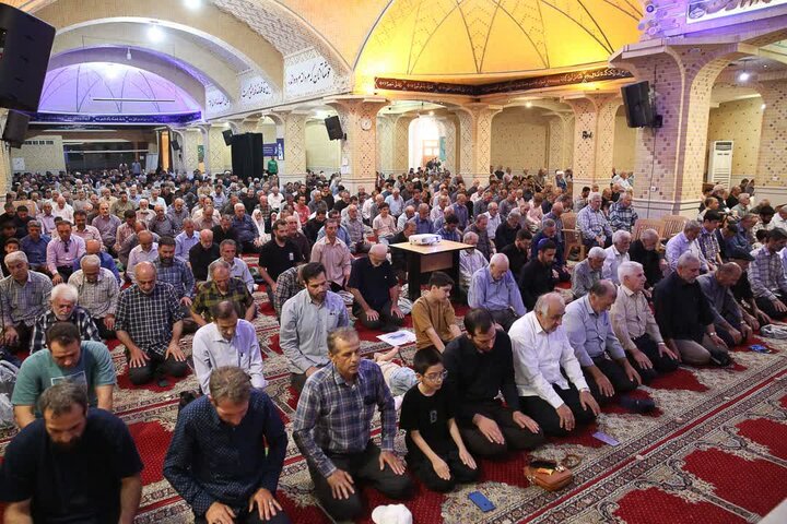 تصاویر /نماز جمعه قزوین از نگاه دوربین