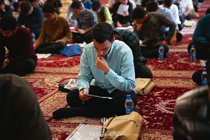 گزارش تصویری ۲ برگزاری مرحله دوم آزمون طلاب جدیدالورود حوزه علمیه استان تهران