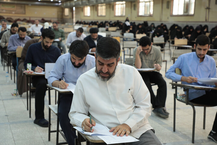 تصاویر/ برگزاری مرحله شهرستانی بخش معارفی چهل و نهمین دوره مسابقات قرآن کریم در قم
