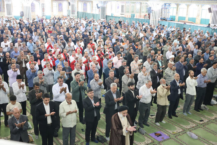 تصاویر/ نماز عبادی سیاسی جمعه در شهرکرد