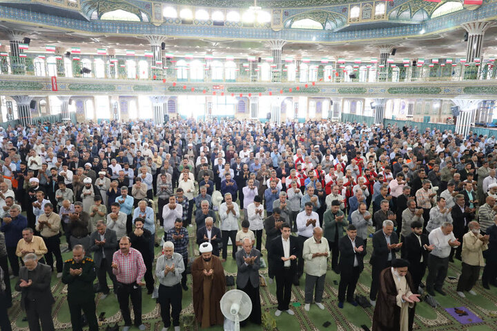 تصاویر/ نماز عبادی سیاسی جمعه در شهرکرد