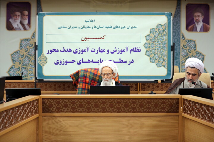 تصاویر/کمسیون های  اجلاسیه مدیران حوزه های علمیه استان ها و معاونان و مدیران ستادی