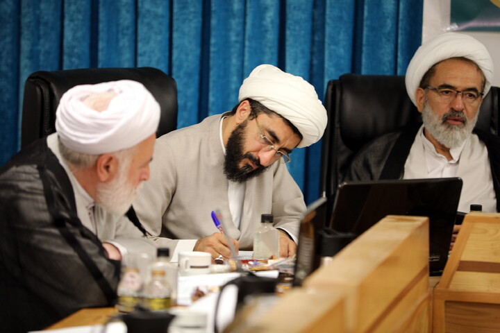 تصاویر/کمسیون های  اجلاسیه مدیران حوزه های علمیه استان ها و معاونان و مدیران ستادی