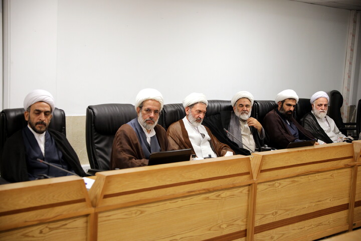 تصاویر/کمسیون های  اجلاسیه مدیران حوزه های علمیه استان ها و معاونان و مدیران ستادی