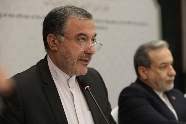 تصاویر/ نشست هم‌اندیشی وزیر خارجه با میهمانان کنفرانس بین‌المللی وحدت اسلامی