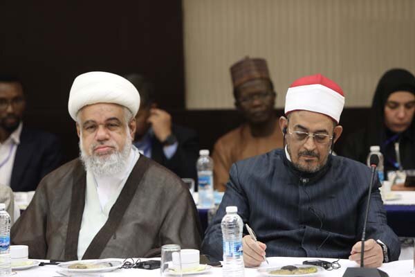 تصاویر/ نشست هم‌اندیشی وزیر خارجه با میهمانان کنفرانس بین‌المللی وحدت اسلامی