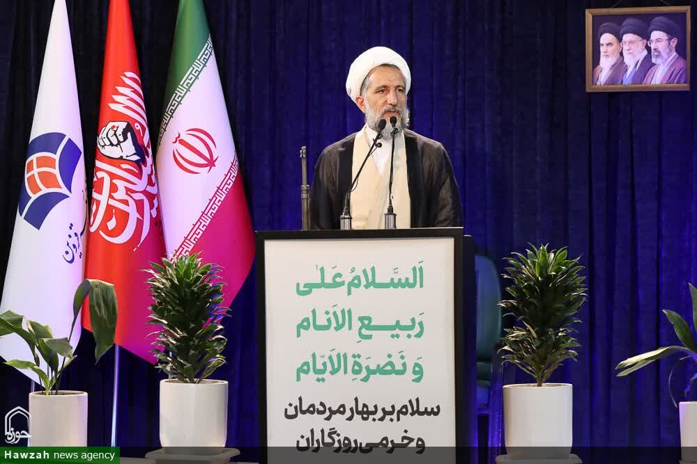 مسئولان ابتکار عمل را در برابر فشارهای اقتصادی دشمن در دست بگیرند