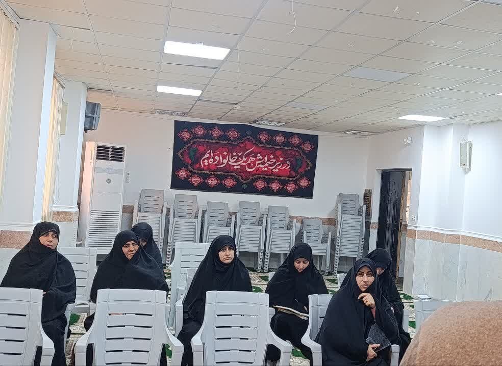 جلسه هم اندیشی برگزاری سالتحصیلی جدید در مدرسه علمیه الزهرا گناوه برگزار شد 