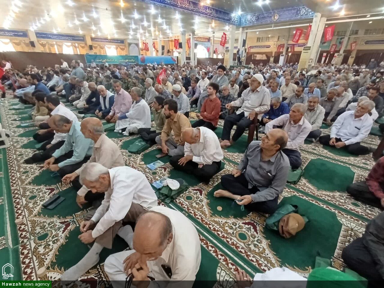 اقامه نماز جمعه بوشهر به روایت تصویر