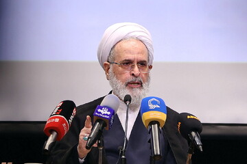 پنج عنصر اساسی نظریه وحدت در اندیشه انقلاب اسلامی / وحدت به معنای نادیده گرفتن تفاوت‌ها و حذف هویت‌های مذهبی نیست