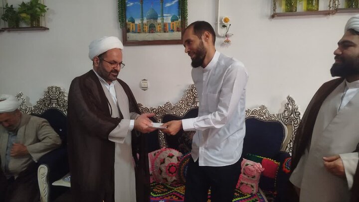 تصاویر /ددیار عضو شورای حوزه علمیه قزوین از خانواده طلاب مدرسه علمیه سفیران هدایت قزوین