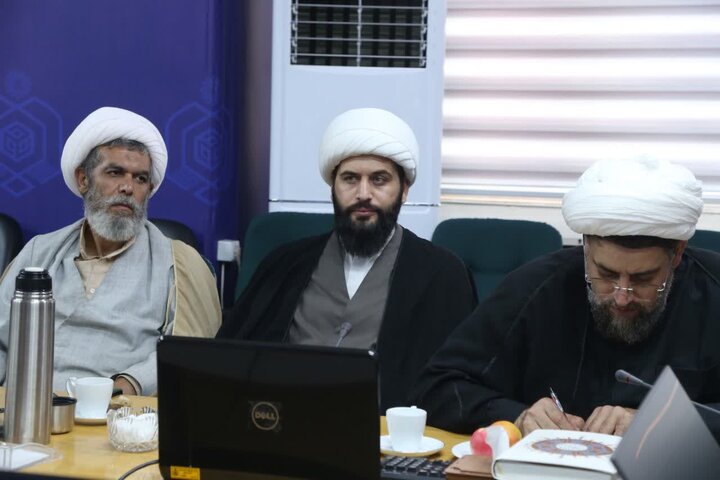 تصاویر / نشست تخصصی وقف با حضور  روحانیون استان قزوین برگزار شد