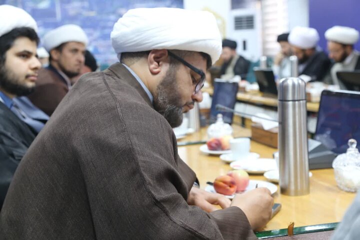 تصاویر / نشست تخصصی وقف با حضور  روحانیون استان قزوین برگزار شد