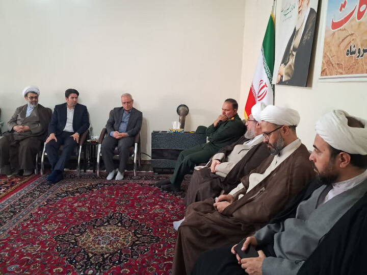 تصاویر / حضور نماینده ولی فقیه در استان آذربایجان شرقی در دفتر امام جمعه خسروشهر
