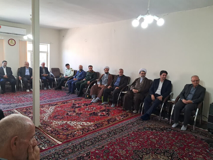 تصاویر / حضور نماینده ولی فقیه در استان آذربایجان شرقی در دفتر امام جمعه خسروشهر