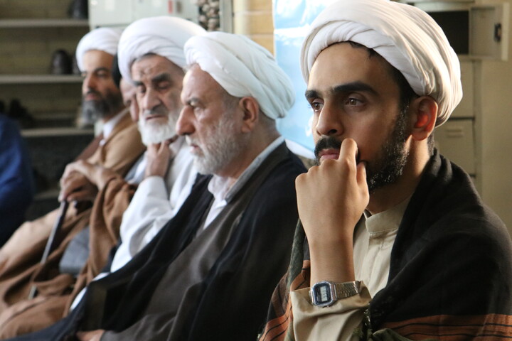 تصاویر/ درس اخلاق آیت الله موسوی اصفهانی در مسجد مدرسه علمیه آیت الله آخوند (ره)