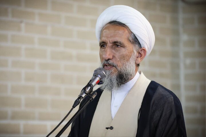 تصاویر /  دیدار امام جمعه قزوین در  جمع مجمع قاریان اهل‌بیت (علیهم السلام ) استان قزوین